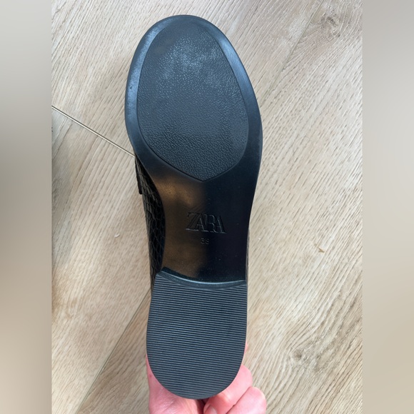 Zara Chain embossed loafers - Picture 4 of 7